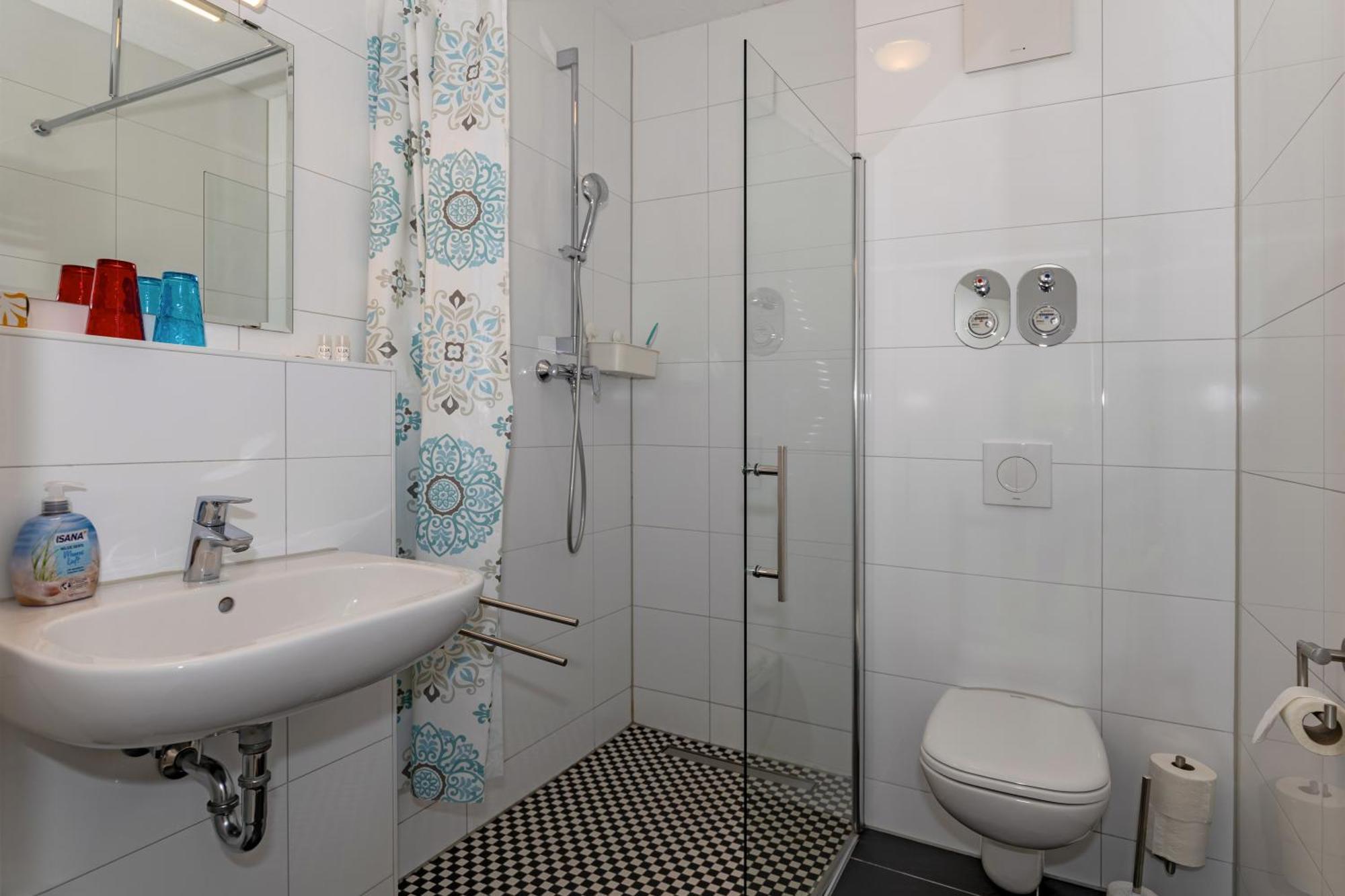 Hotel Zur Traube Kuehlungsborn Luaran gambar