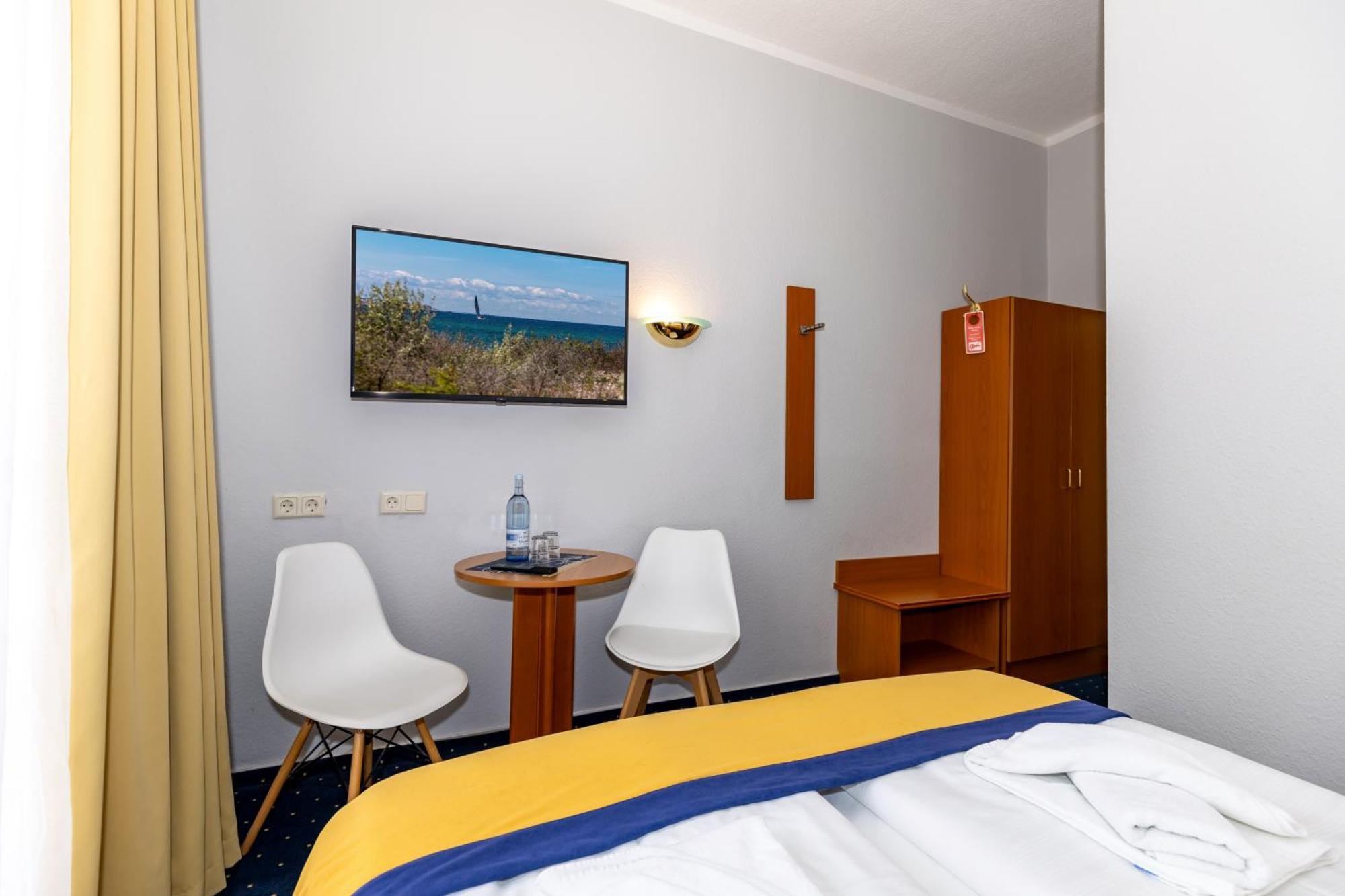 Hotel Zur Traube Kuehlungsborn Luaran gambar